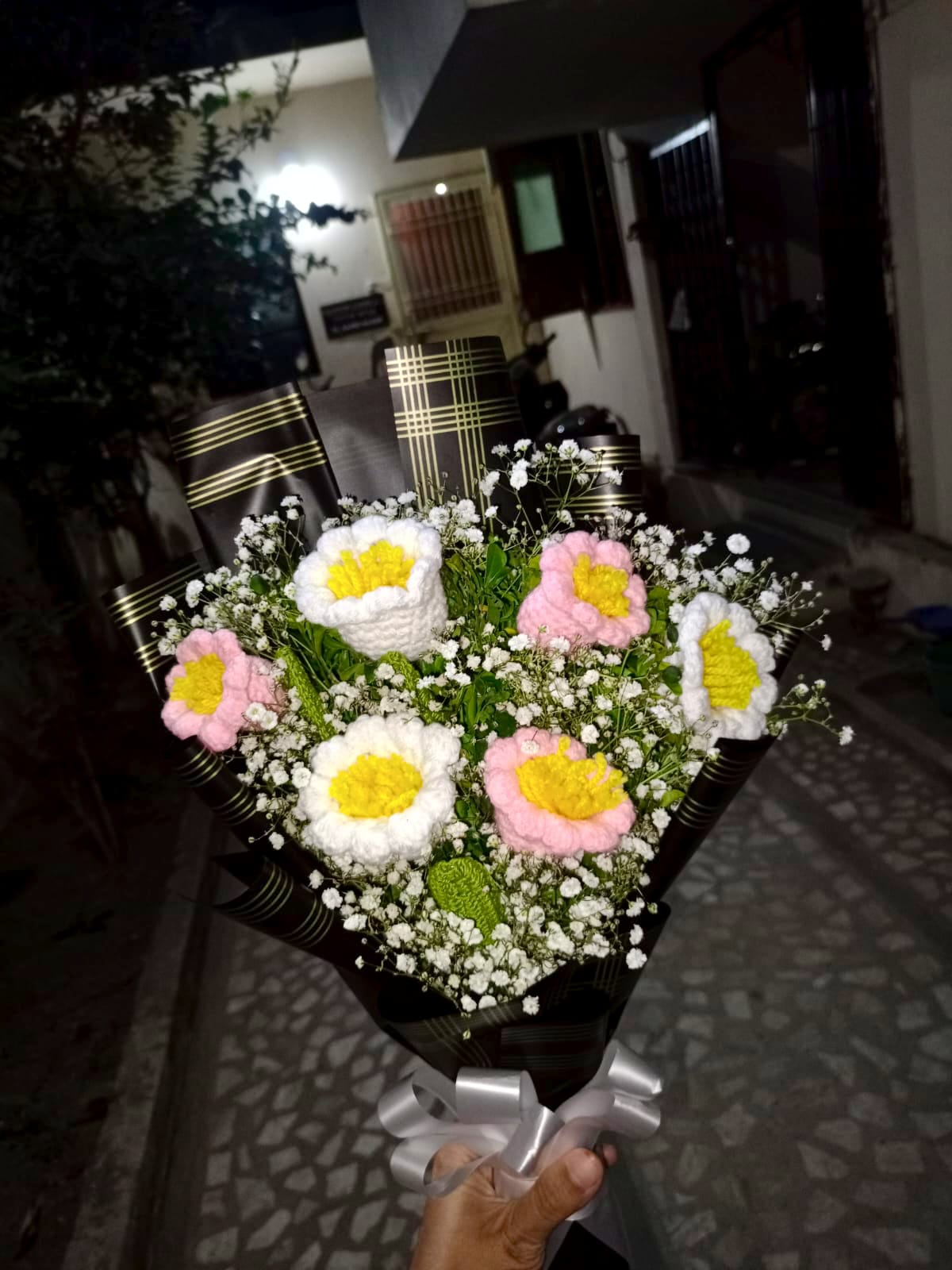 Crochet flower bouquets